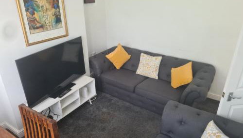 L & J ESCAPES-4 BEDROOMs SUITABLE FOR CONTRACTORS AND FAMILIES- LARGE PRIVATE PARKING-10 MINUTES TO M6 JUNCTION 9 - Foto 5
