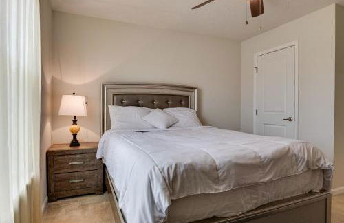 Spacious Home with Fireplace - Near Golf! - Foto 28