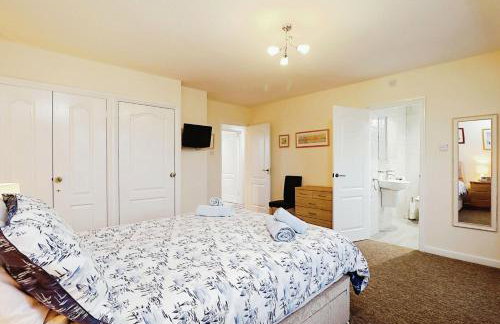 Helms House - Photo 16