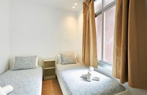 Vibrant and modern apartment - Foto 15