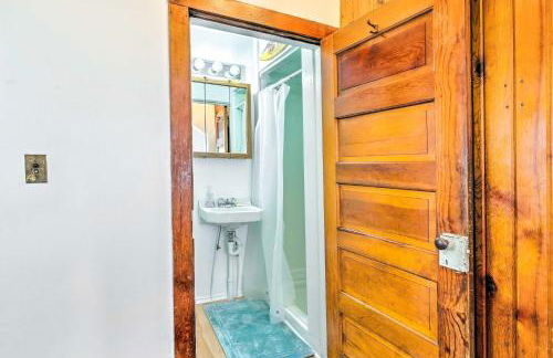 Historic Cabin Retreat Steps to Okoboji Lake - Foto 16