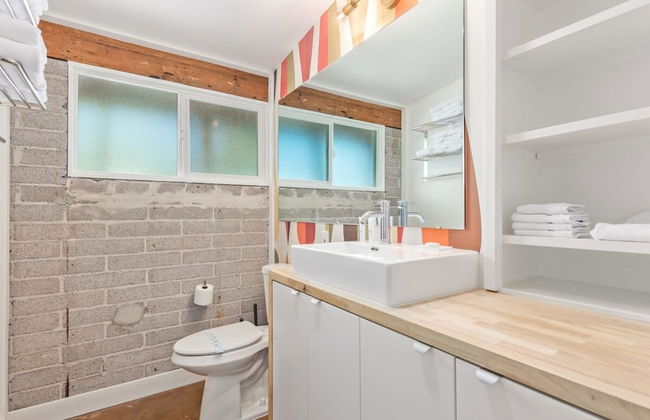 Northview Mid-century Escape Pool Firepit Bocce - Foto 28