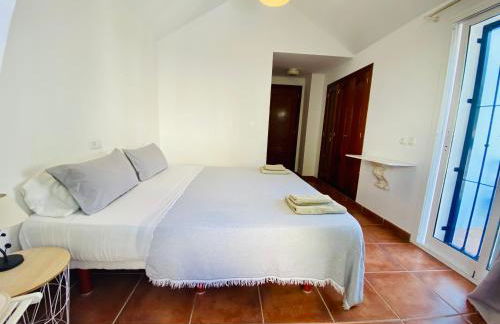 Charming 1 bedroom suite with shared kitchen next to Puerto Banus - Foto 8