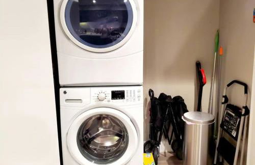 Spacious 2 bed 2 bath, Pool, Hottub, Wifi, 24 hr Fitness, Parking - Foto 31