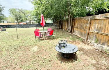 Route 66 Pop Stop-Minutes to Main St - Foto 30