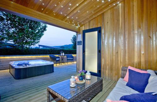 Orchard Lodge, Strawberryfield Park - Photo 3