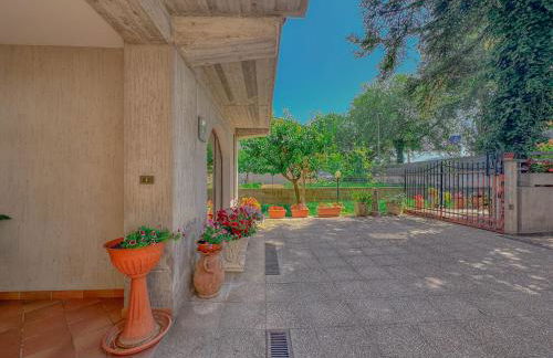 Ampia Casa con Giardino by Host Hero - Photo 34