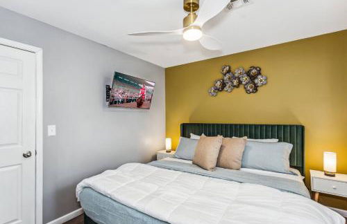 King, Gazebo & Private HotTub~ WestWichita - Photo 17