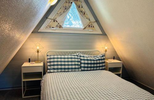 Kingsdowns Top Family Chalet, stunning and cosy interiors, indoor heated pool, mini golf, tennis court, BBQ and beach! - Foto 22