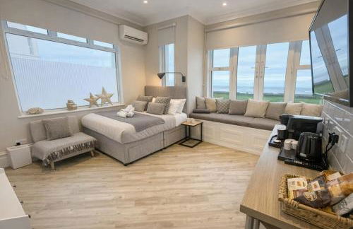 Beachfront Studio Direct Sea Views Air Conditioning Compact Coastal Crib - Foto 2