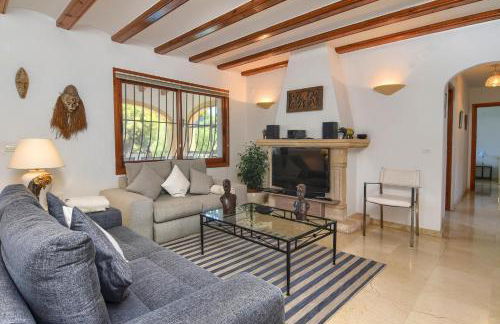 Villa Margarita - A Tranquil Oasis with Large Private Pool - Foto 10