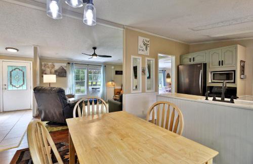 The Bomoseen Bungalow - Vermont Lake House Close to Ski Resorts! Private dock, ski rental ticket deals - Foto 14