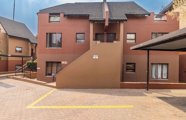 Exquisite 2 Bedroom Garden Townhouse in the Heart of Fourways - Photo 48