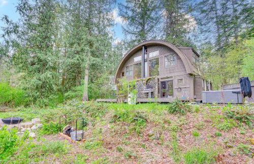 Riverfront Skykomish Cabin with Private Hot Tub! - Foto 24