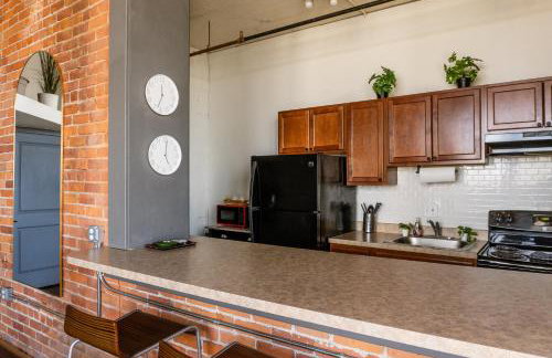 420 Friendly Canada Bridge View Loft Downtown FREE parking - Foto 14