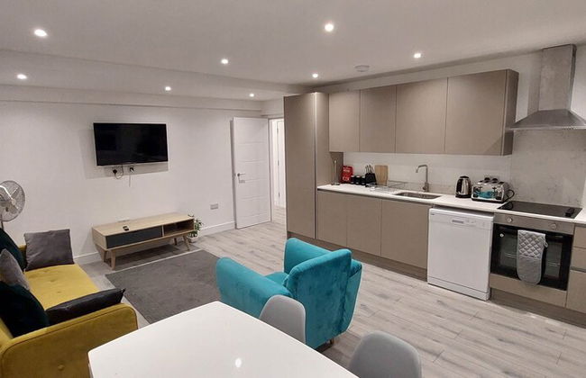 Modern 2 Bedroom Apartments - Camberley - Foto 19