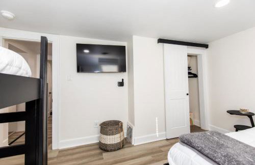 New Group Space - Sleeps 20! Near Sports Center - Photo 66