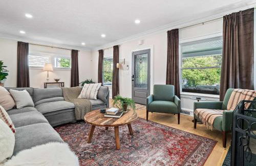 Spacious 4BR in Kamms Corners Cleveland - Game Room - Sleeps 9 - Foto 9