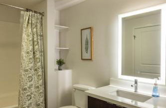 Cozy and Calm Retreat in Heart of Glendale - Foto 32