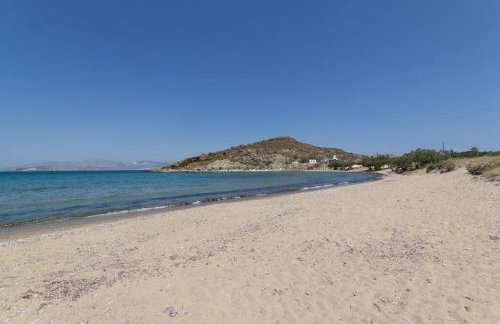 Wave Lullaby, Peaceful Beachfront Retreat in Paros - Photo 31