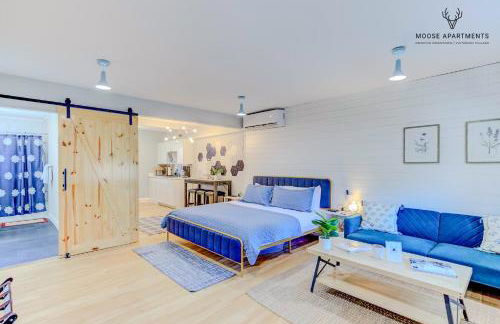 The Moose #8 - Modern Luxe Loft with King Bed & Free Parking & Wifi - Foto 28