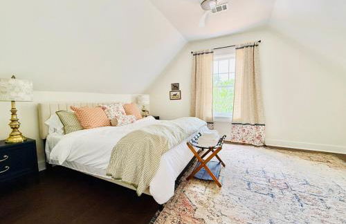 Near Ft Moore Ft Benning and CSU Restored Historic Home - Foto 33