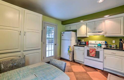 Modern Home with Backyard, 1 Mi to Dtwn Sturgeon Bay - Foto 9