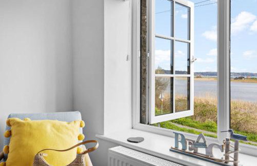 Bumble Cottage, Torcross - Heart of Torcross - Log burner - Ley views - Foto 24