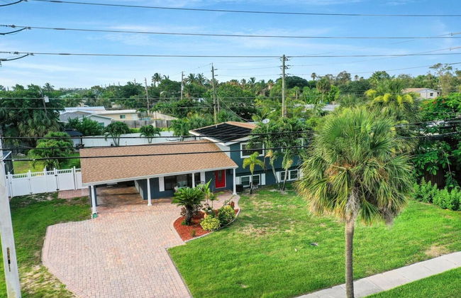 Kiss the Wave - Spacious 4BR 3BA w Pool hot tub - Foto 49