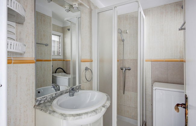 Apartment in Roses With Beachfront View - Photo 11