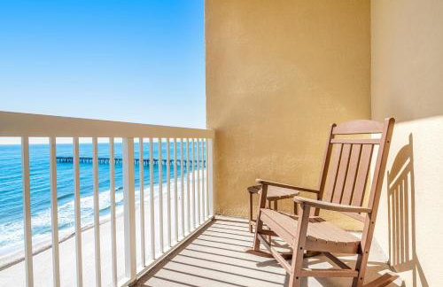 High-rise condo with pool & ocean views - walk to the beach - Foto 1