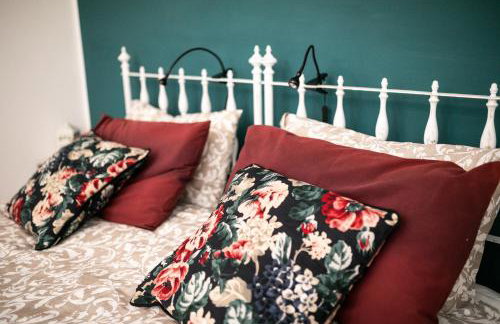 Campus House - Photo 18