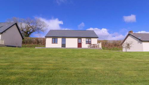 Country Cottage - Photo 2