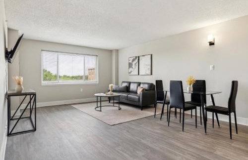 Legacy at Imperial Village 704 I 1 Bed 1 Bath - Foto 2