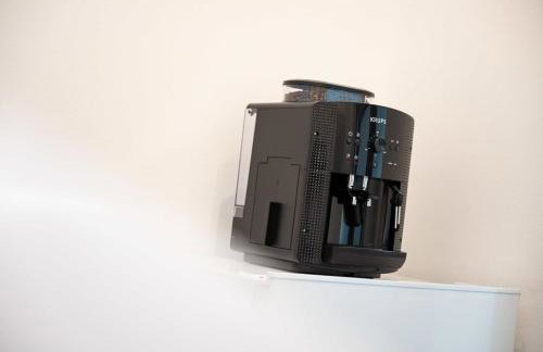 Urban Apartment with 2 Bedrooms - Photo 9