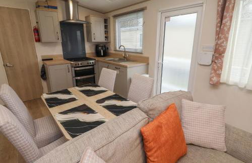 Cresswell Towers - Photo 6