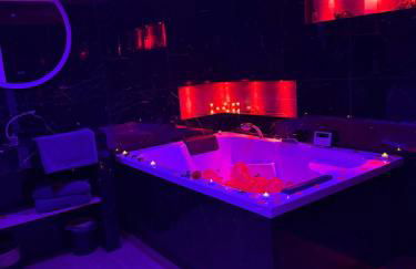 SPICY LOVE - proche Nice et Cannes - Jacuzzi privatif - French Riviera - luxe - suite romantique - Foto 11