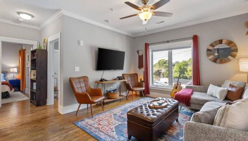 Only 4 Miles to Broadway with Free Parking and TVs in Bedrooms - Foto 3