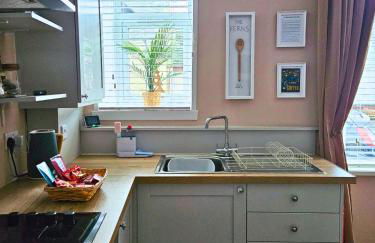 The Ferns - Modern Apartment With Parking & Shared Garden - Foto 12