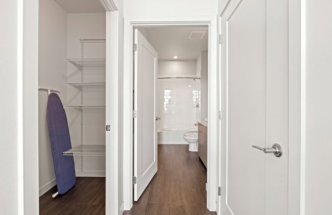 Placemakr Marymount Ballston - Photo 24