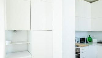 Ambassador Balcony Suites - Photo 4, stove, dishwasher