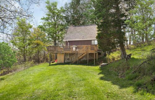 Lofted chalet cabin w hot tub fire pit & views - Foto 27