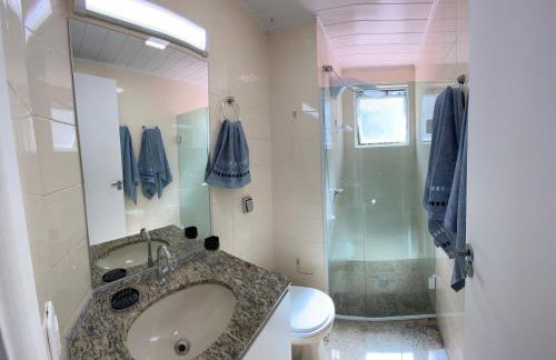 101- Lindo Apartamento Amplo e decorado, 2 quartos, sala, cozinha completa, mobiliario moderno, lavanderia , Excelente localização no bairro Bigorrilho - Photo 10