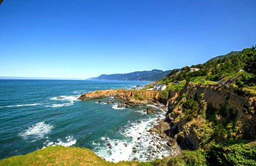 Cozy Oceanview! by OceanviewHotTubs Oceanfront! Shelter Cove, CA Tesla EV station - Foto 16