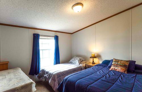 Lakefront Many Vacation Home with Deck and Views - Foto 21