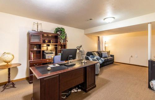 Sleeps 12! Main Level Primary Suite-Beautiful Backyard Oasis - Photo 17