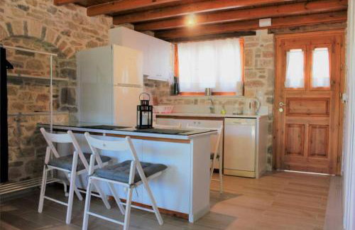 Traditional Stone House at Great Location - Foto 14