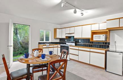 Incredible Water Views, Deck Relaxing Retreat Greenbank Getaway by Avantstay - Foto 18