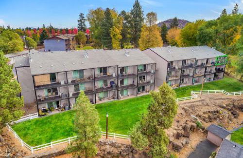 Newly Remodeled Top-floor Condo near Downtown Bend - Photo 37