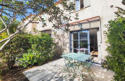 2 Bedroom Gorgeous Home In Saint-Laurent-De-La-Ca - Foto 1